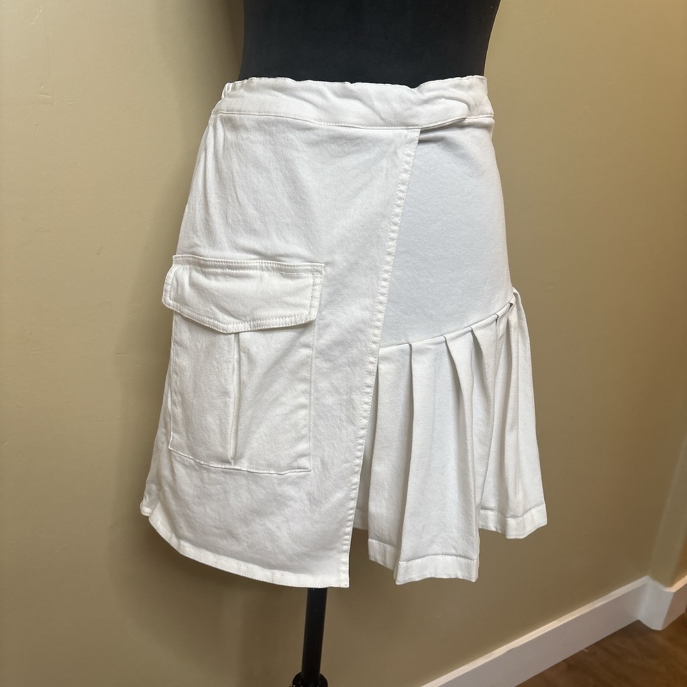 Free Assembly Mini Skirt with Pocket Detail